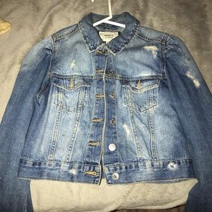 A blue Jean jacket, forever 21!
